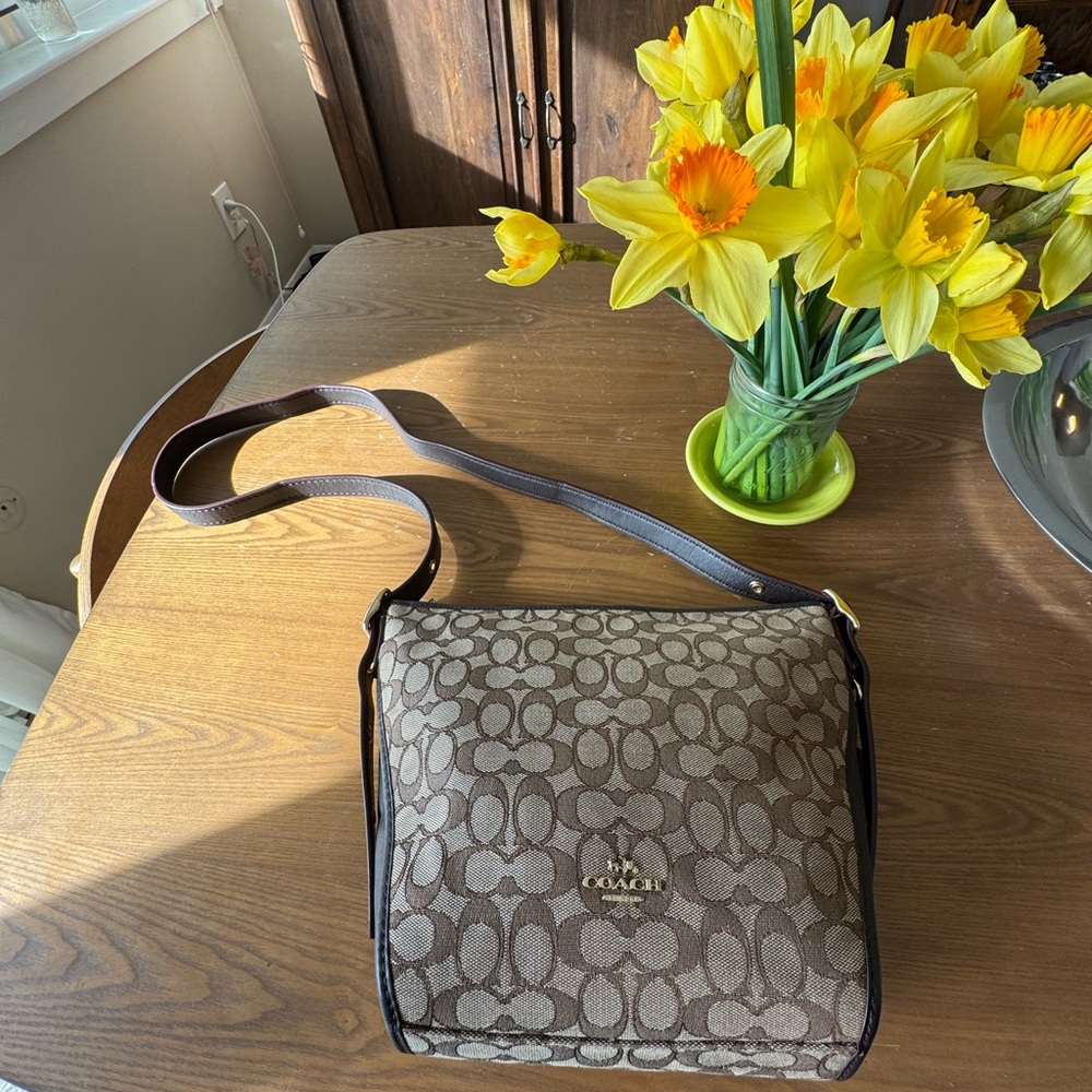 Coach Brown Signature Crossbody Bag ne - Picture 2 of 16